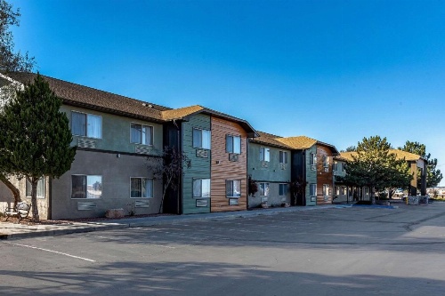 Quality Inn & Suites West image 45